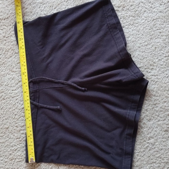 Shorts. - Picture 3 of 6